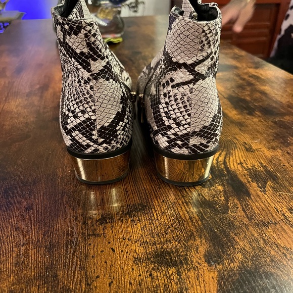Faux snakeskin booties - Picture 3 of 11